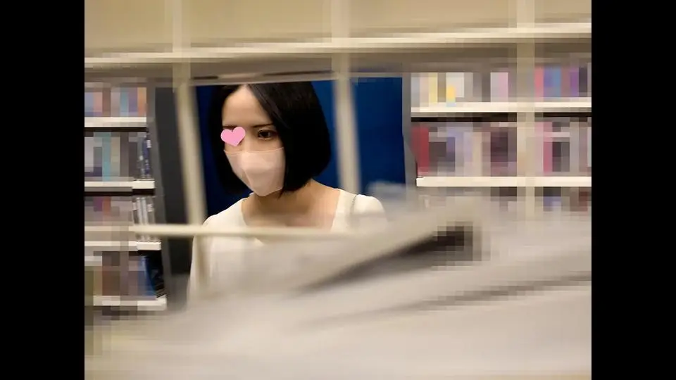 【計6回の美尻Tバック激写】オタク人妻と同業者(ガテン系)/神食い込み/ローアングル【禁断の逆さ撮り】