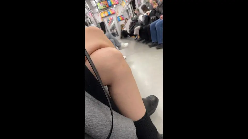 脚フェチ607 4名の美人お姉さんの接近エロ過ぎる生脚美脚
