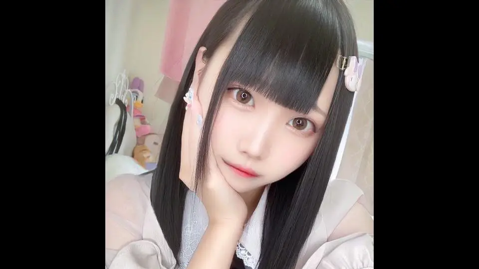 【無修正】【４K画質】【顔出し】正真正銘のガチアイドル。１８歳現役生、低身長147㎝美少女ほのかちゃんと制服プレイでフェラ抜き、硬直キモオジ生ペニスで大量中出し孕ませリベンジ。